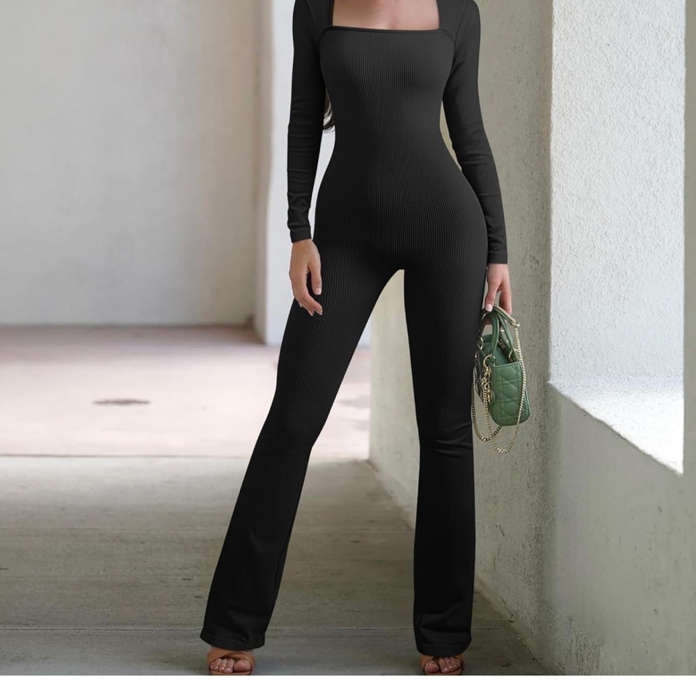 Elegant Black Ribbed Jumpsuit Flare Legs Large OQQ NEW. WT252
